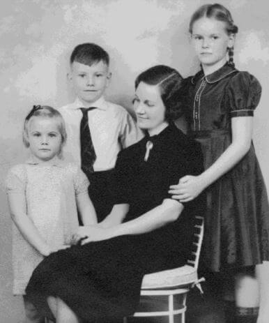 Howard Buffett wife Leila Stahl Buffett and children.